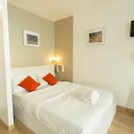 Apartment Near Champs Elysees
