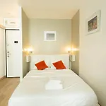 Apartment Near Champs Elysees