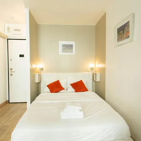 Apartment Near Champs Elysees Apartment *